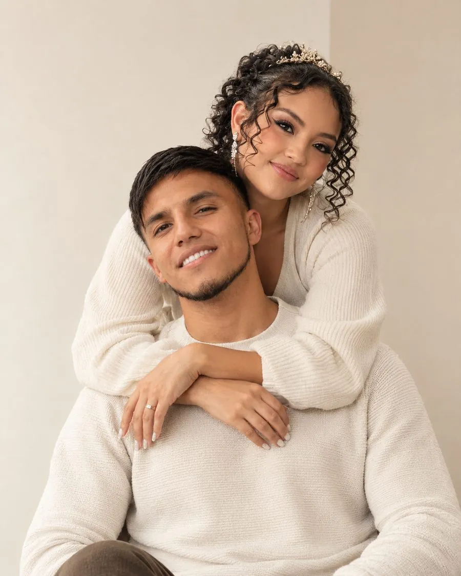 Yulián y Natalia, fundadores de Possible, diseño interior y mobiliario a la medida en Bogotá